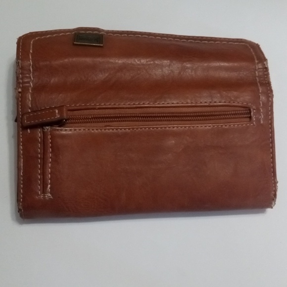 I am selling a wallet that I received as a gift. - Picture 4 of 4